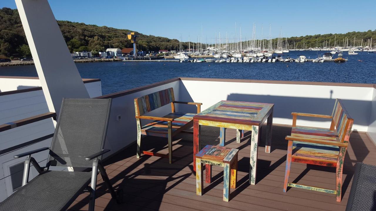 House Boat - Floating House Sofia Pula
