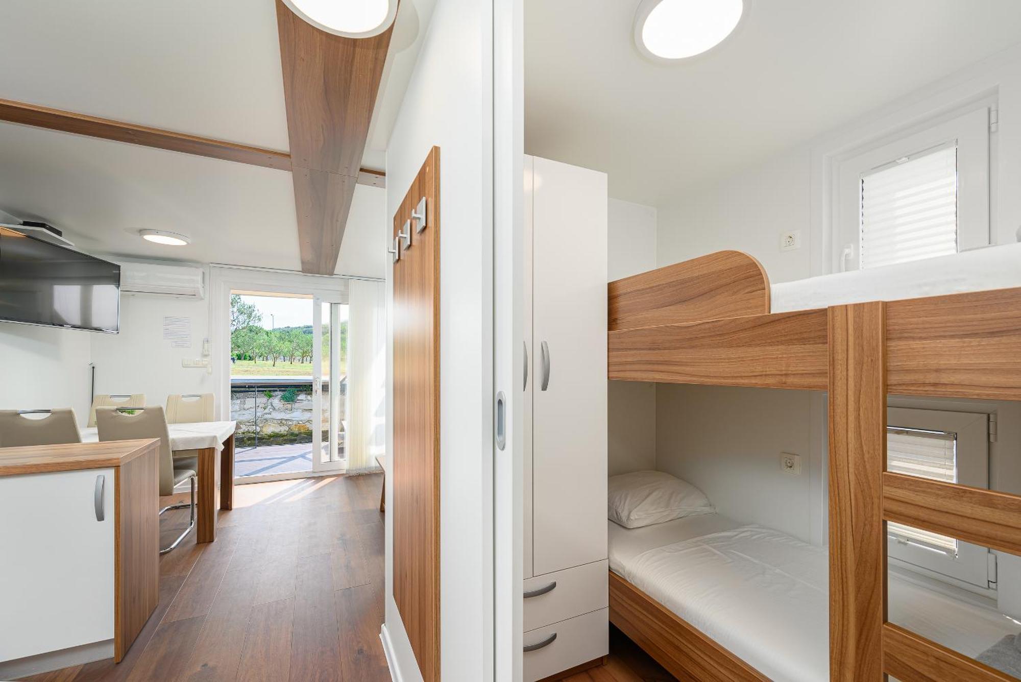 House Boat - Floating House Sofia Pula